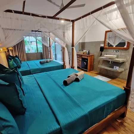 The Jungle View Hotel Mirissa Room photo